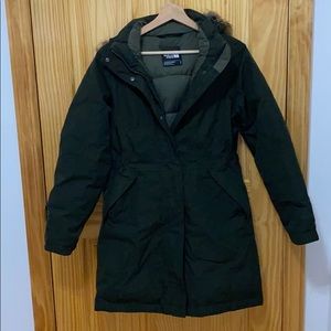 North face women arctic parka green size small